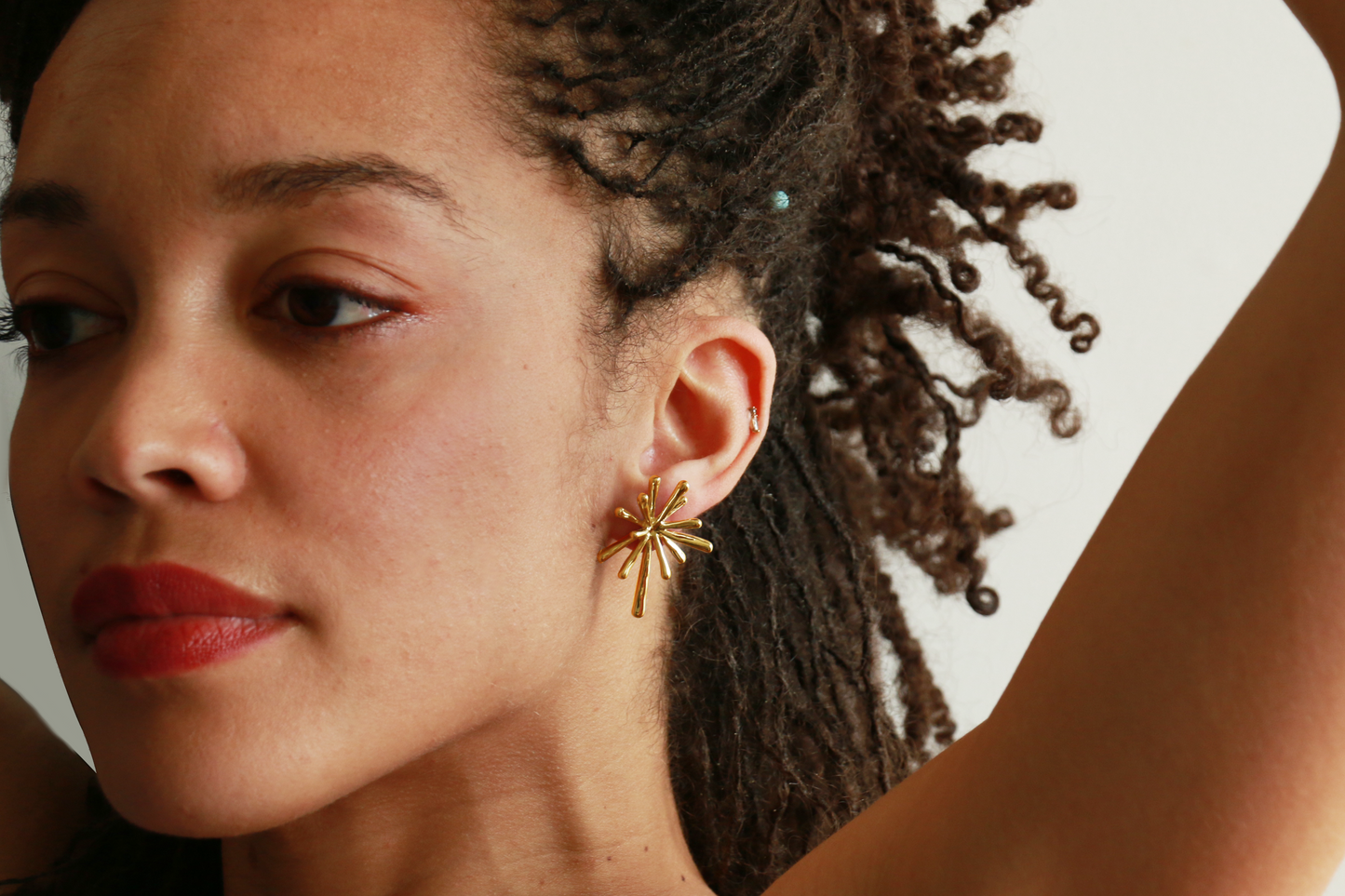boucles_d_oreilles_femme__argent_grandes_puces_etoile_originales