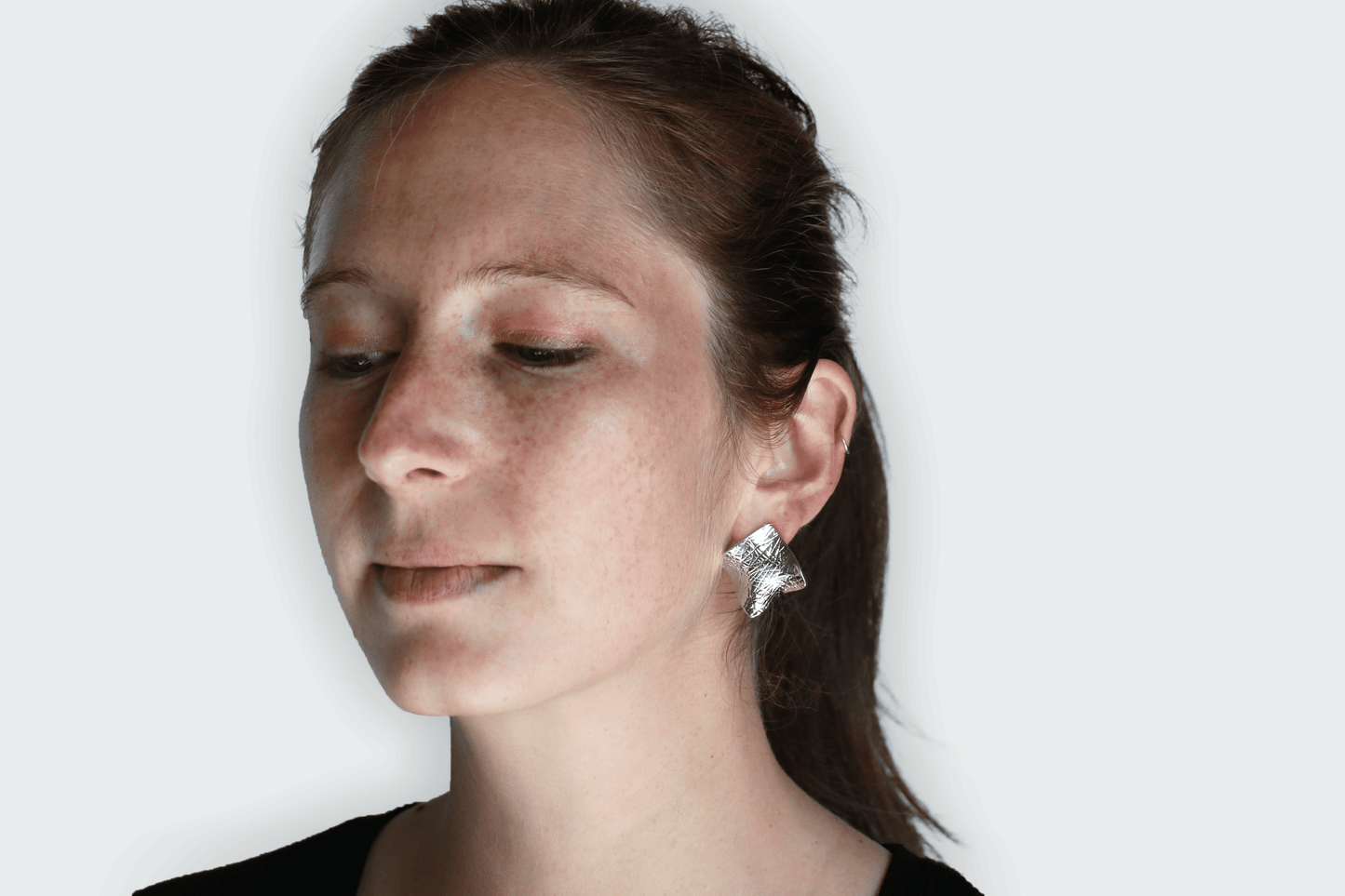 BOUCLES D’OREILLES CARRÉES EN RELIF Vague