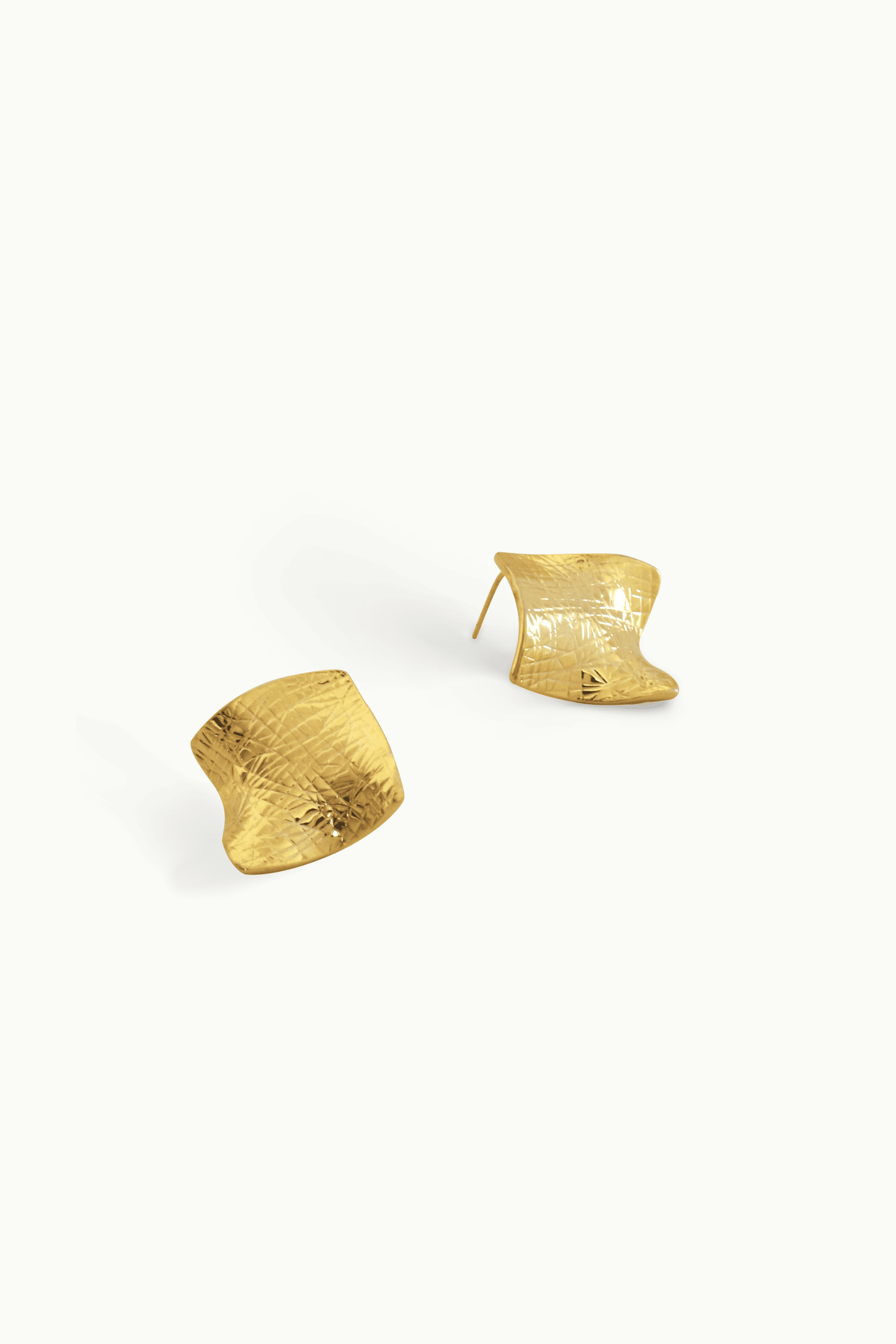 BOUCLES D’OREILLES CARRÉES EN RELIF Vague
