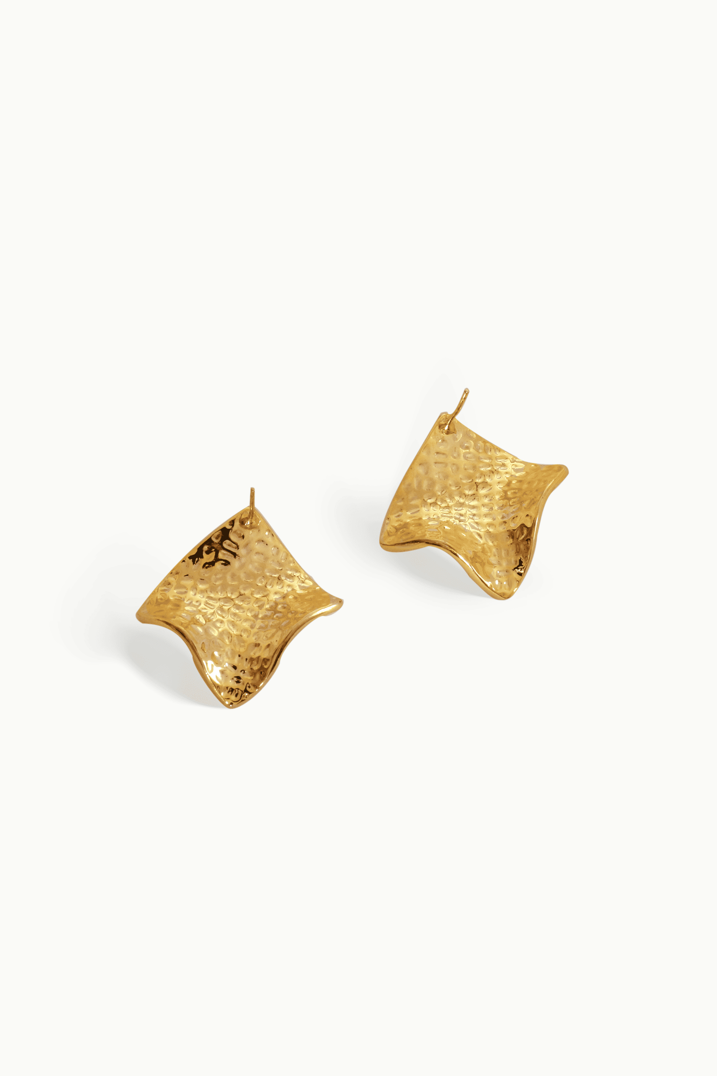 BOUCLES D’OREILLES CARRÉES EN RELIF Vague