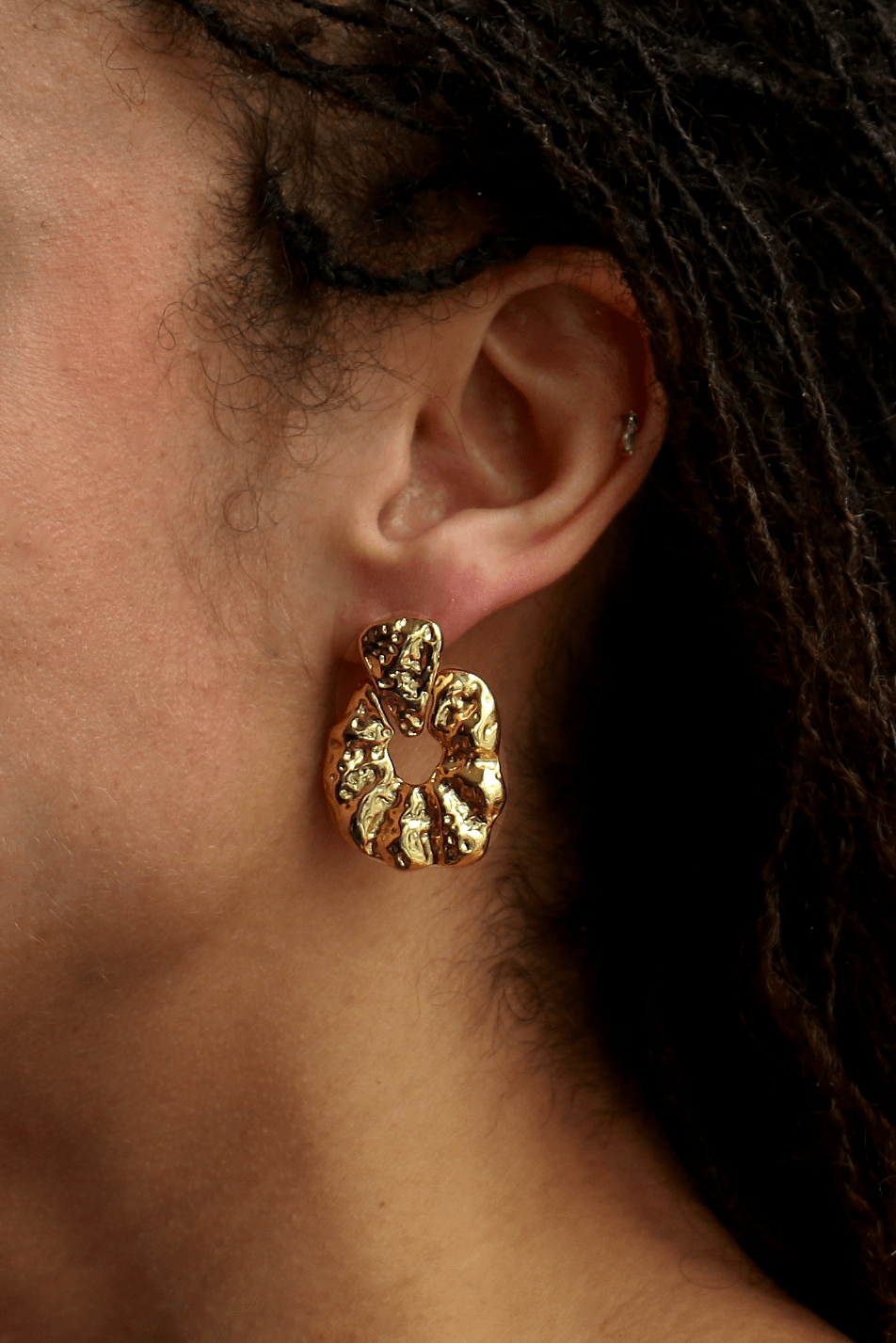 BOUCLES D’OREILLES RÉTRO 1968